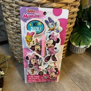 New Disney Minnie Mouse Bath Toys Crayon & Foam Friends Tub Time Activity Set